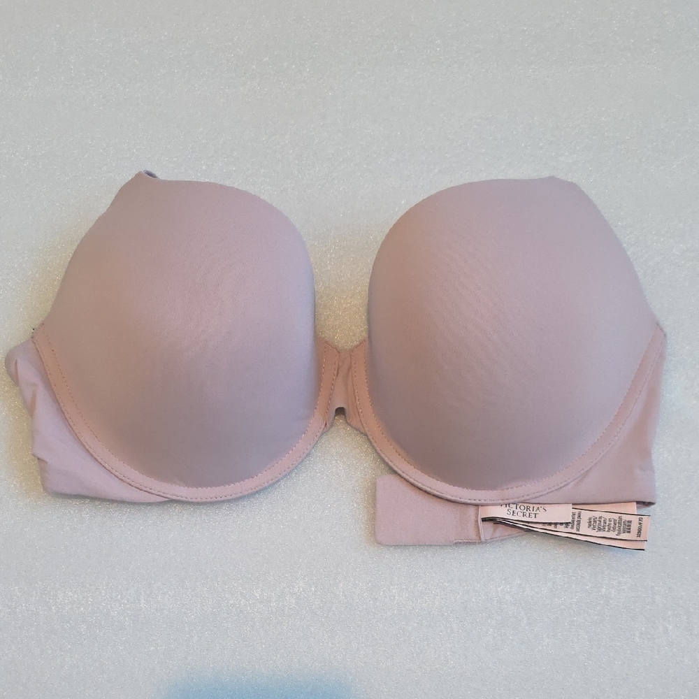 Victoria's Secret NWOT Light Pink Bra 32F